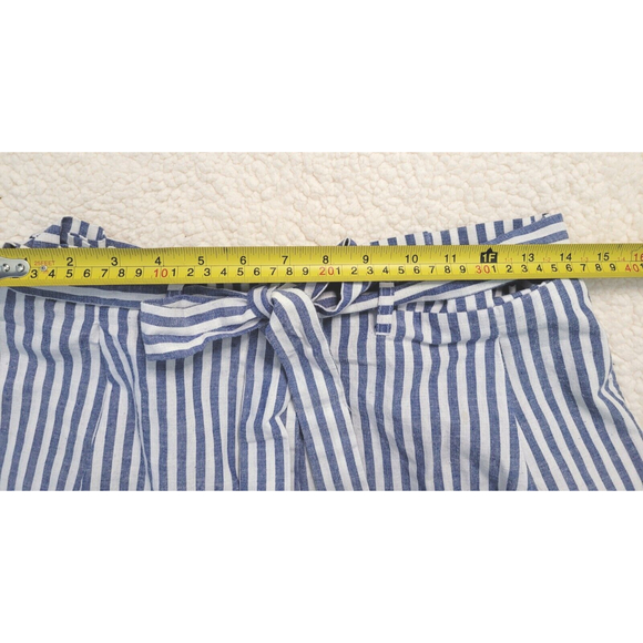 [22] Love Tree Women's Blue White Stripped Paperbag Shorts- Size M - Picture 4 of 4